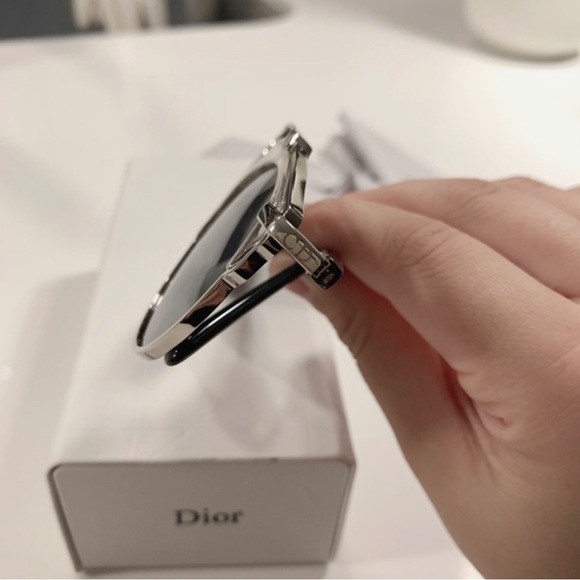 Barely used, Dior So Real aviator sunglasses!! - Picture 7 of 9